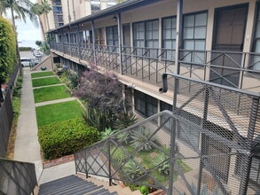 1753 E Ocean Blvd in Long Beach, CA - Foto de edificio - Building Photo