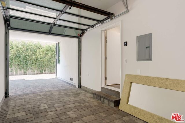 4418 Kingswell Ave in Los Angeles, CA - Building Photo - Building Photo