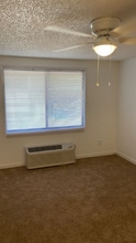 33305 Ryan Dr in Leesburg, FL - Foto de edificio - Building Photo