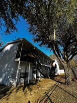 7201 Hallshire Dr in Houston, TX - Building Photo