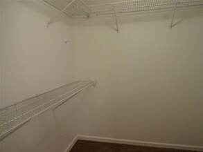 285 Thornbush Ln in Lawrenceville, GA - Foto de edificio - Building Photo