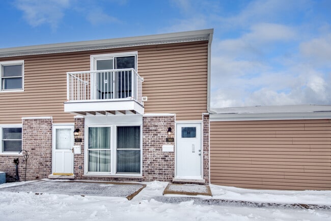 7968 163rd Pl in Tinley Park, IL - Foto de edificio - Building Photo