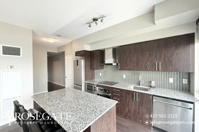 352 Front St W in Toronto, ON - Building Photo - Building Photo