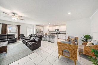 6300 Beverly Hls Dr in Zephyrhills, FL - Foto de edificio - Building Photo