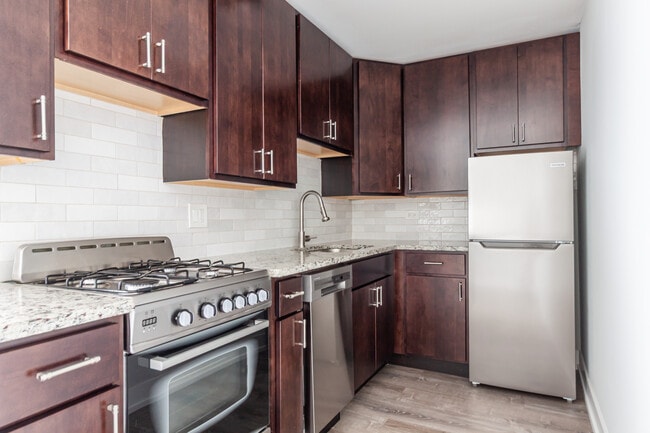 454 W Barry Ave, Unit B