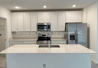3931 Willow Brk Dr in Edgewater, FL - Building Photo - Building Photo
