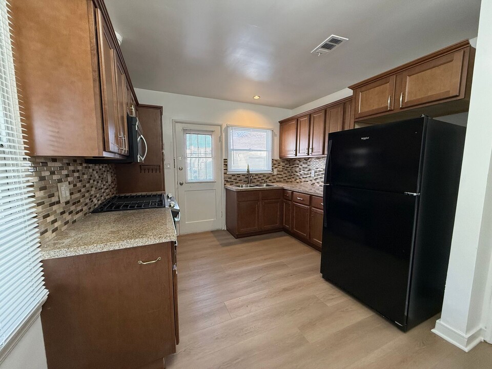 1221-1223 W Ramona Rd in Alhambra, CA - Building Photo
