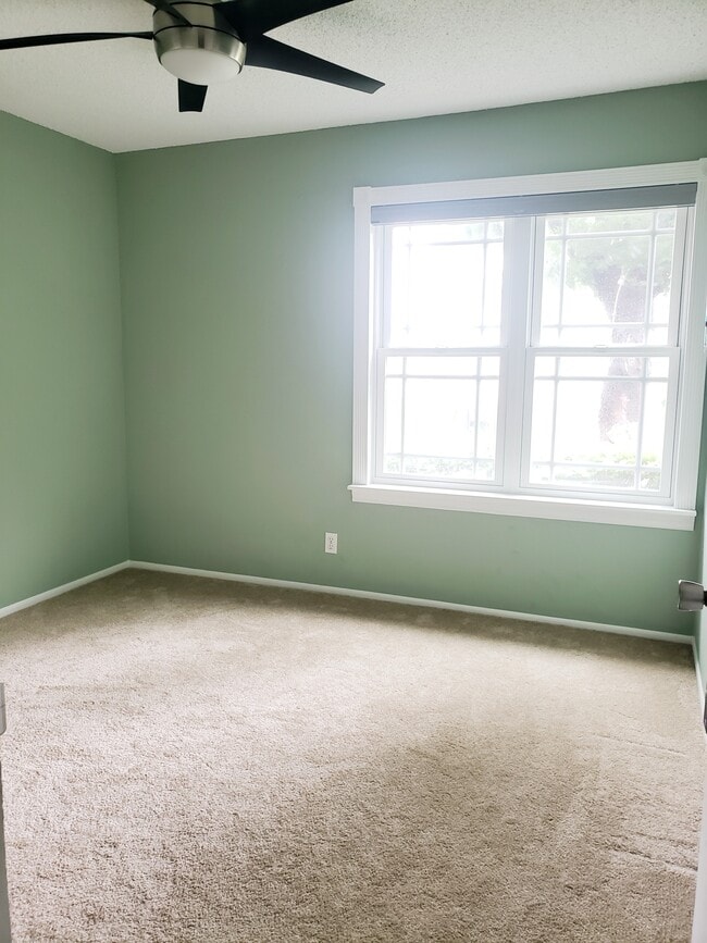 1070 Awawamalu St in Honolulu, HI - Building Photo - Building Photo