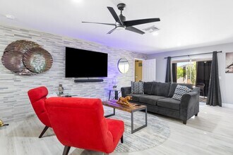 2008 NE 15th St in Cape Coral, FL - Building Photo - Building Photo