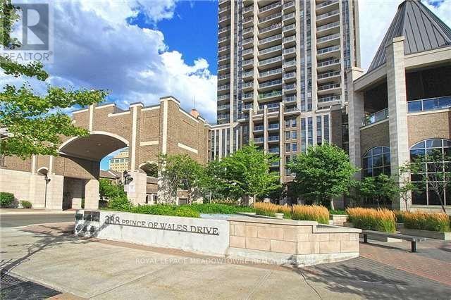 388-388 Prince of Wales Dr in Mississauga, ON - Building Photo - Building Photo
