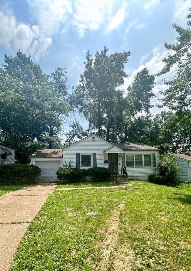 property at 1324 Odessa Dr