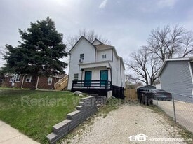 3916 9th St in Des Moines, IA - Building Photo