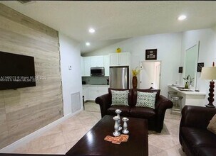 13353 Doubletree Cir in Wellington, FL - Building Photo - Building Photo