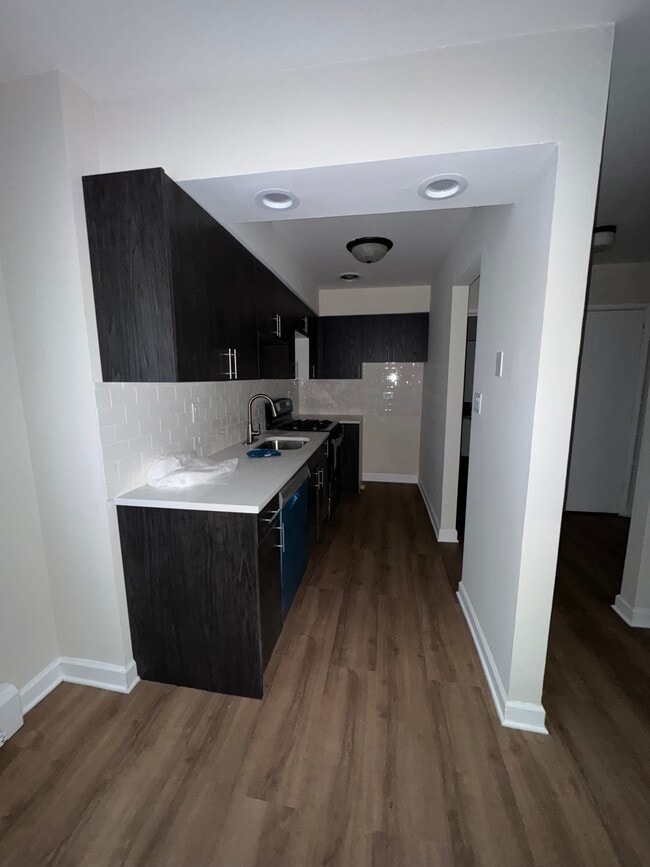 5919 N Kenmore Ave, Unit 325 in Chicago, IL - Building Photo - Building Photo