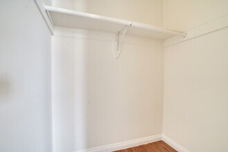 1056 Normandie Ave in Los Angeles, CA - Building Photo - Building Photo