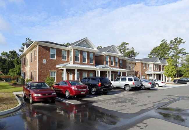 Lake Pointe Apartments in Summerville, SC - Building Photo - Building Photo