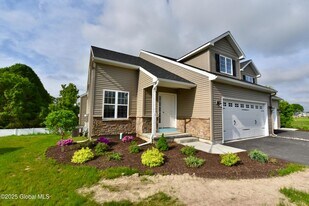 1 Chip Shot Wy in Mechanicville, NY - Building Photo