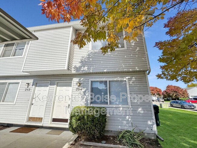 254 Elbridge St E in Meridian, ID - Building Photo - Building Photo