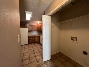 1300 N Jackson Ave in Iowa Park, TX - Building Photo - Building Photo