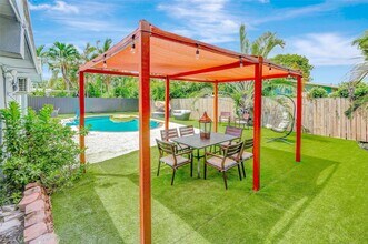 2809 NW 7th Ave in Wilton Manors, FL - Building Photo - Building Photo