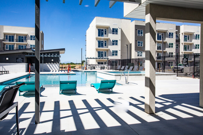 The Lofts at Ten Mile in Meridian, ID - Foto de edificio - Building Photo