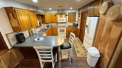 318 Baletka Blvd in Livingston, TX - Building Photo - Building Photo