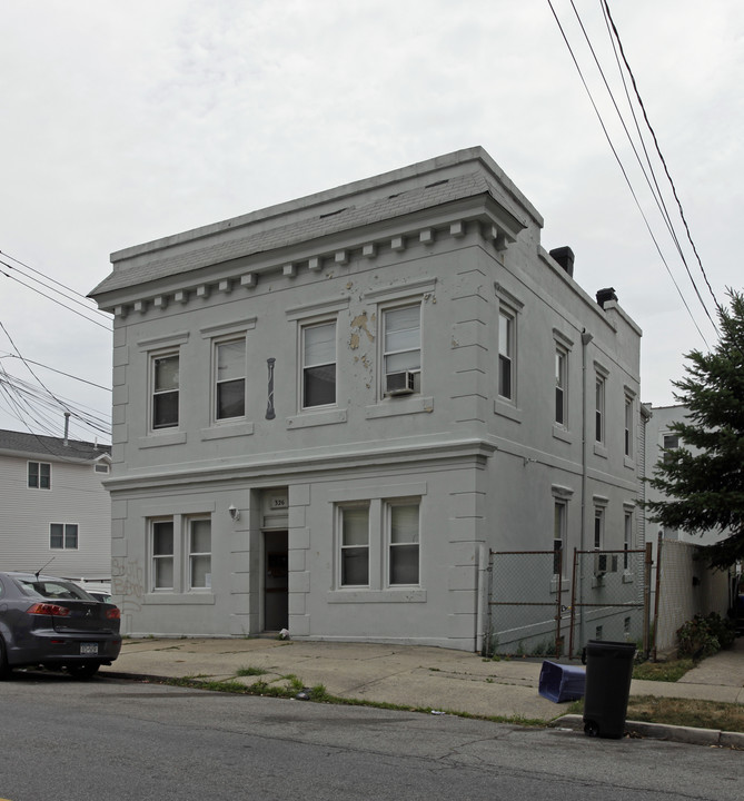326 Mcclean Ave in Staten Island, NY - Foto de edificio