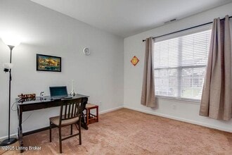 16982 Green Crest Ln in Louisville, KY - Building Photo - Building Photo