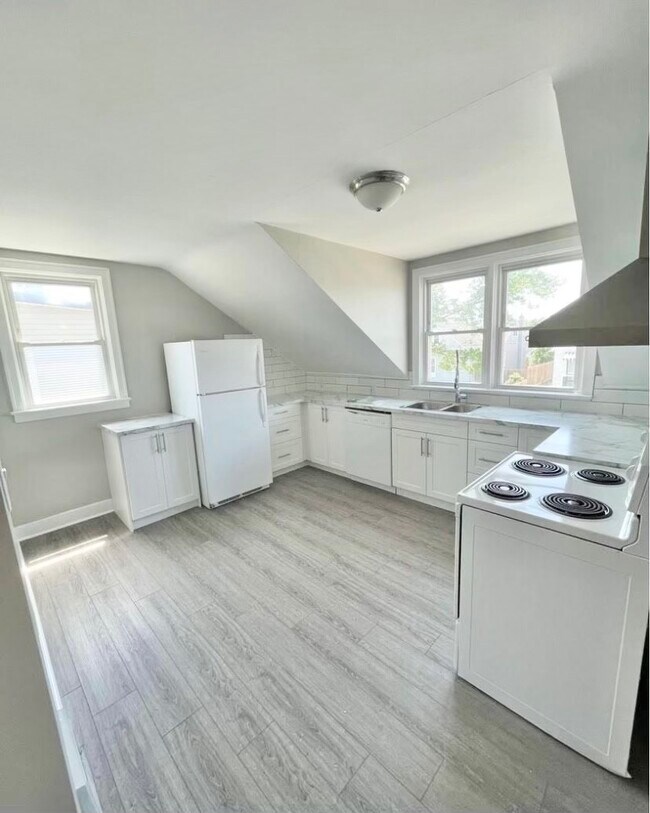 335 Southworth St S in Welland, ON - Building Photo - Building Photo