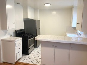 3408 Mentone Ave-Unit -2 in Los Angeles, CA - Building Photo - Building Photo