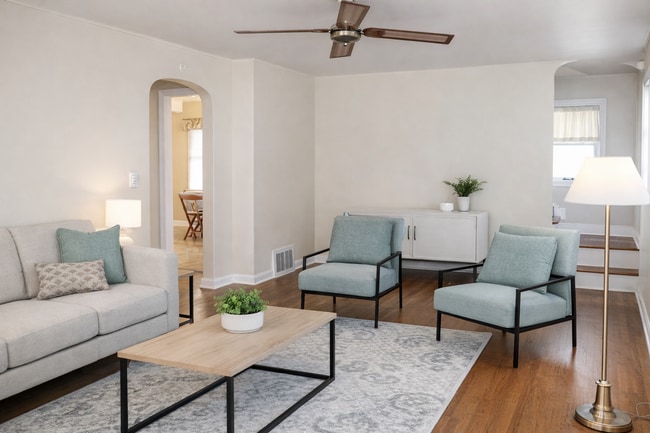 2711 Maple Ave NE in Canton, OH - Building Photo - Building Photo