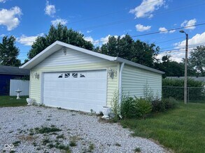 2901 Sangster Ave in Indianapolis, IN - Building Photo - Building Photo