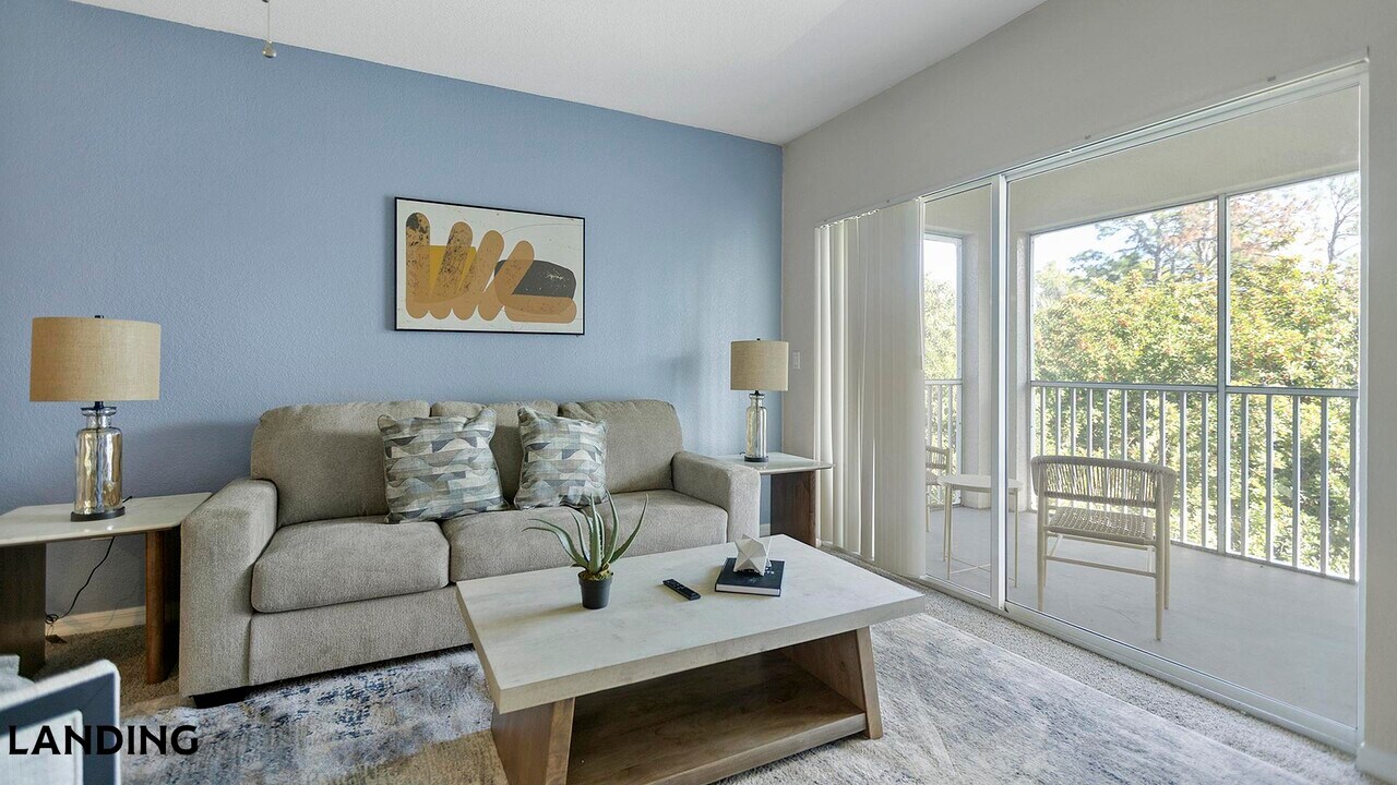 3695 Island Club Dr in North Port, FL - Building Photo