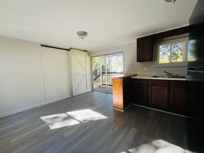 954 Johnson Rd in Easley, SC - Building Photo - Building Photo