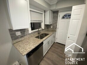 1321 W Sherwin Ave, Unit 1B in Chicago, IL - Building Photo - Building Photo