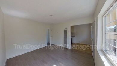 619 E Walnut St in Santa Ana, CA - Foto de edificio - Building Photo