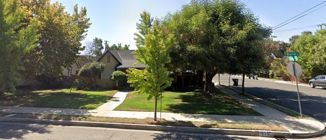 1625 W Burrel Ave in Visalia, CA - Building Photo - Building Photo