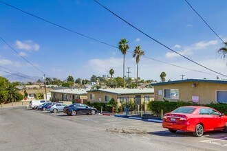Casa Serena in San Diego, CA - Building Photo - Building Photo