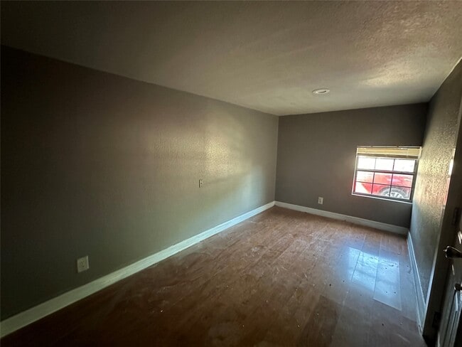 property at 135 N Maplewood St