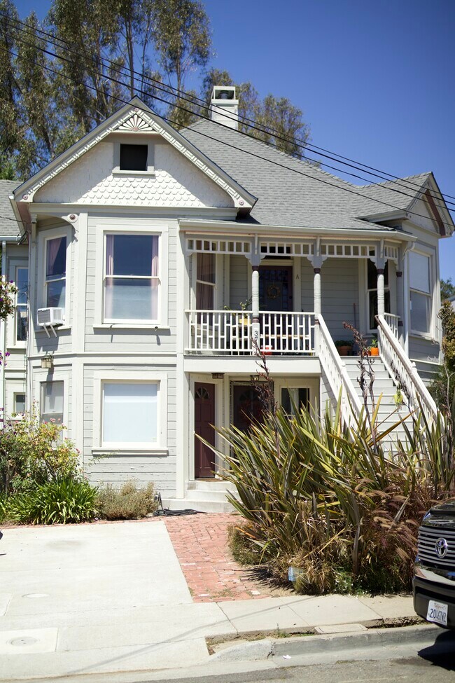 3741 McClelland St Rentals in Oakland, CA