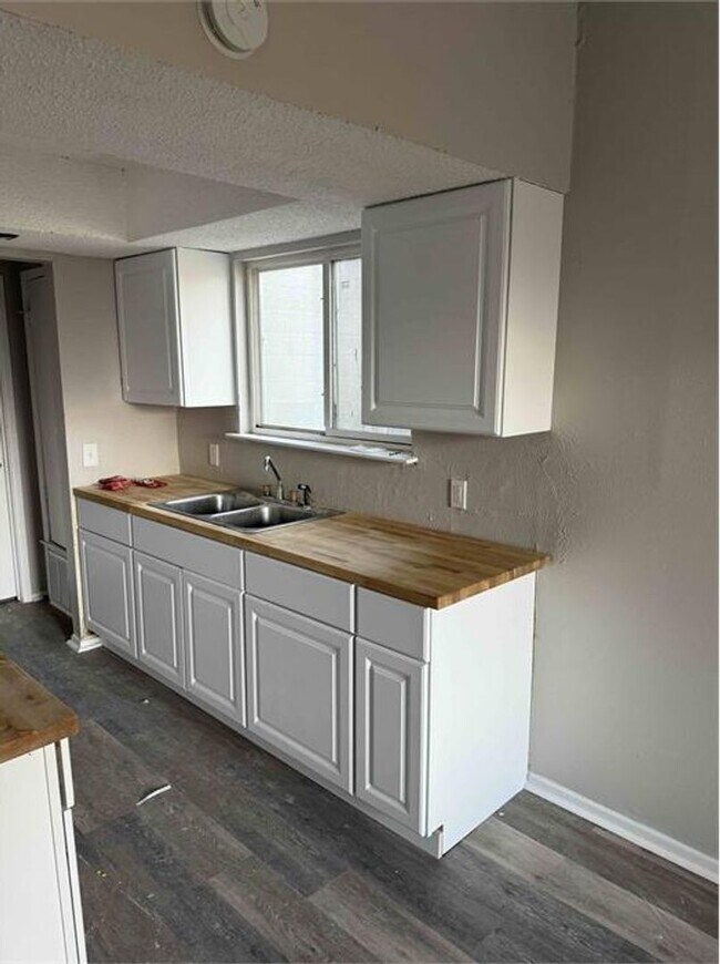 2421 Rockridge Dr in Austin, TX - Building Photo - Building Photo