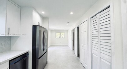 8440 SW 107th St in Miami, FL - Foto de edificio - Building Photo