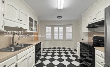 1050 Independence Ct in Alabaster, AL - Building Photo - Building Photo