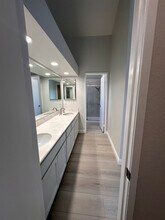 4300 Via Marisol, Unit Fremont Villas in Los Angeles, CA - Building Photo - Building Photo