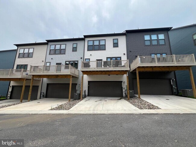 236 Mainstream Dr in Laurel, MD - Building Photo - Building Photo