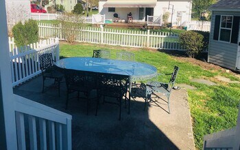 210 Alum Springs Rd in Lexington, VA - Foto de edificio - Building Photo