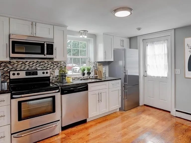 469 Sea St, Unit 1 in Quincy, MA - Building Photo