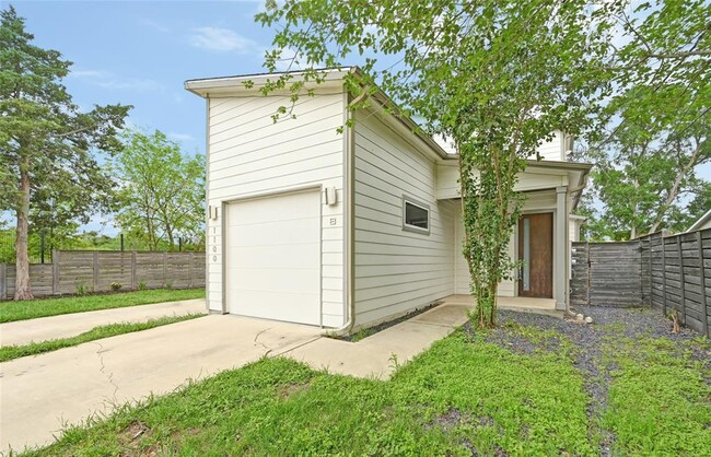 1100 Saucedo St in Austin, TX - Building Photo - Building Photo