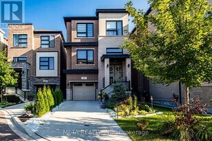 23 Hollyhock Ct in Toronto, ON - Building Photo