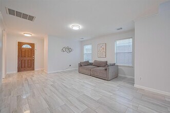 5914 Clerkenwell Dr in Houston, TX - Building Photo - Building Photo